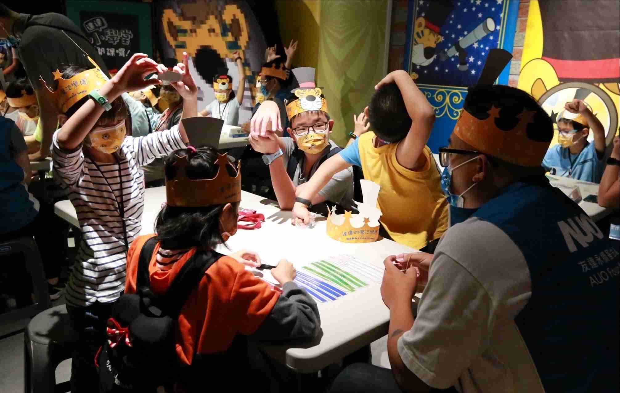 彩霸王以永续理念推动全人教育计划，，内外结盟储备科普教育人才，，，，荣获亚太永续行动奖社会共融面的金奖肯定